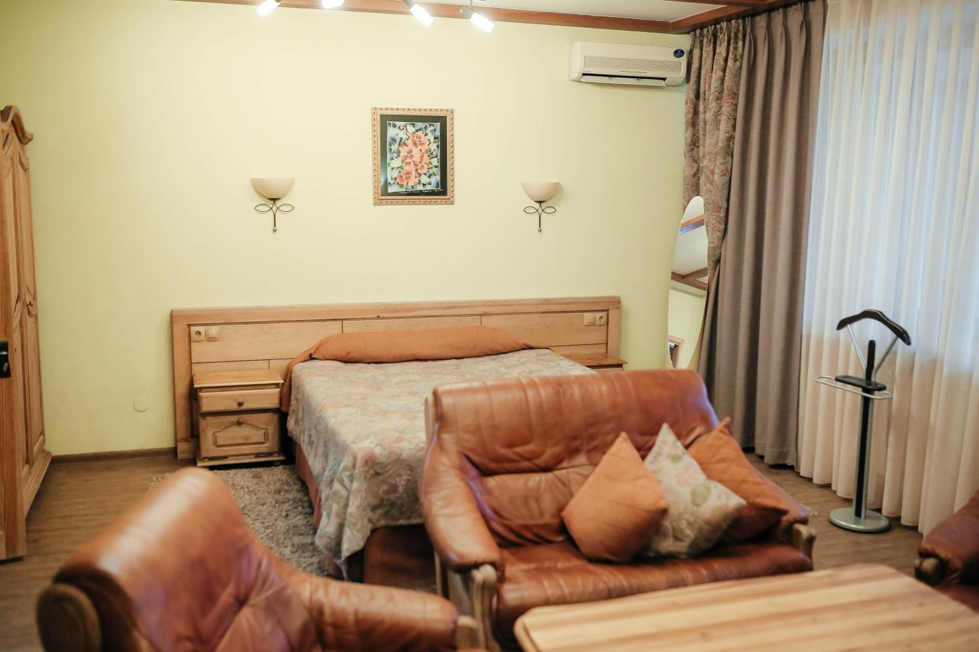 Тау-House Hotel Kok-Shoky Exterior photo